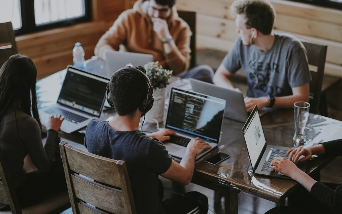 Why a Clean Workplace Reduces Employee Turnover